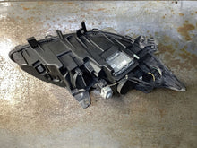 Laden Sie das Bild in den Galerie-Viewer, Frontscheinwerfer Renault Laguna III 89034934 Links Scheinwerfer Headlight SCH1218274989ap
