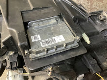 Laden Sie das Bild in den Galerie-Viewer, Frontscheinwerfer Renault Laguna III 89034934 Links Scheinwerfer Headlight SCH1218274989ap