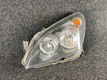Laden Sie das Bild in den Galerie-Viewer, Frontscheinwerfer Opel Astra H 1EG270370-01 Links Scheinwerfer Headlight SCH1227039643yt