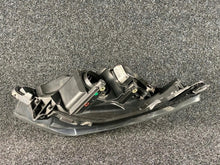 Laden Sie das Bild in den Galerie-Viewer, Frontscheinwerfer Opel Astra H 1EG270370-01 Links Scheinwerfer Headlight SCH1227039643yt