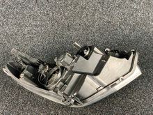 Laden Sie das Bild in den Galerie-Viewer, Frontscheinwerfer Opel Astra H 1EG270370-01 Links Scheinwerfer Headlight SCH1227039643yt