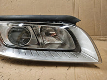 Laden Sie das Bild in den Galerie-Viewer, Frontscheinwerfer Volvo Xc70 31214348 Rechts Scheinwerfer Headlight SCH1237670569ya