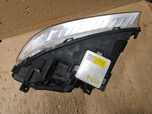 Laden Sie das Bild in den Galerie-Viewer, Frontscheinwerfer Volvo Xc70 31214348 Rechts Scheinwerfer Headlight SCH1237670569ya