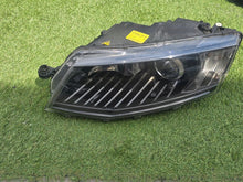Laden Sie das Bild in den Galerie-Viewer, Frontscheinwerfer Skoda Octavia III 5E1941015B Xenon Links Headlight SCH1243656066nf