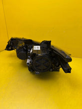 Laden Sie das Bild in den Galerie-Viewer, Frontscheinwerfer Mitsubishi Outlander III 8301C8-64 LED Rechts Headlight SCH1255916757ma