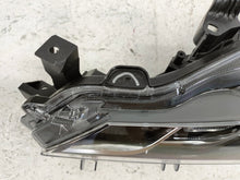 Laden Sie das Bild in den Galerie-Viewer, Frontscheinwerfer Toyota Corolla 81110-02T31 81150-02T51 Ein Satz Headlight SCH1267193742kp