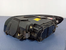 Laden Sie das Bild in den Galerie-Viewer, Frontscheinwerfer Volvo S40 II 30698890 Rechts Scheinwerfer Headlight SCH1270495402xv