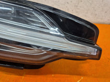 Laden Sie das Bild in den Galerie-Viewer, Frontscheinwerfer Volvo V60 S60 III 32228867 Rechts Scheinwerfer Headlight SCH1279270296vw