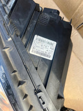Laden Sie das Bild in den Galerie-Viewer, Frontscheinwerfer Mercedes-Benz W205 A2059066502 A2059066402 Ein Satz Headlight SCH1280544172ge