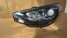 Load image into Gallery viewer, Frontscheinwerfer Hyundai I30 G4921-13010 Links Scheinwerfer Headlight SCH1286090292jj