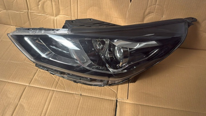 Frontscheinwerfer Hyundai I30 G4921-13010 Links Scheinwerfer Headlight SCH1286090292jj