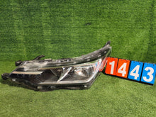 Laden Sie das Bild in den Galerie-Viewer, Frontscheinwerfer Toyota Corolla 8115002L50 Links Scheinwerfer Headlight SCH1294643104ru