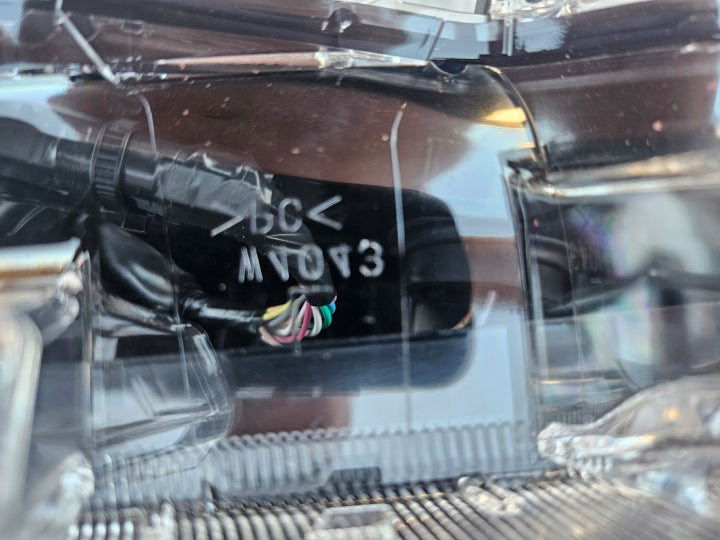 Frontscheinwerfer Toyota V 2410010323 Ein Stück (Rechts oder Links) Headlight SCH1302762977an