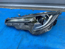 Load image into Gallery viewer, Frontscheinwerfer Toyota Corolla 8115002S70 Links Scheinwerfer Headlight SCH1307048656tq