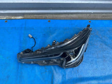 Load image into Gallery viewer, Frontscheinwerfer Toyota Corolla 8115002S70 Links Scheinwerfer Headlight SCH1307048656tq