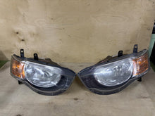 Laden Sie das Bild in den Galerie-Viewer, Frontscheinwerfer Mitsubishi Colt VI 8301B179 Ein Satz Scheinwerfer Headlight SCH1307938919cw