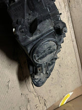 Laden Sie das Bild in den Galerie-Viewer, Frontscheinwerfer BMW 1 F21 F20 17830101 Links Scheinwerfer Headlight SCH1309407916yz
