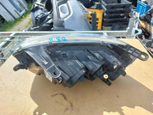 Load image into Gallery viewer, Frontscheinwerfer Dacia Duster 2017- Rechts Scheinwerfer Headlight SCH1322795794bo