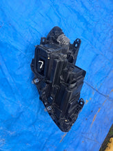 Laden Sie das Bild in den Galerie-Viewer, Frontscheinwerfer VW Passat B8 3G1941081C Links Scheinwerfer Headlight SCH1334899826id