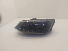 Laden Sie das Bild in den Galerie-Viewer, Frontscheinwerfer Skoda Fabia III SSP15230 6V1941015B Links Headlight SCH1347378113tr