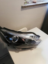 Laden Sie das Bild in den Galerie-Viewer, Frontscheinwerfer Toyota Proace 9808589980 Xenon Links Scheinwerfer Headlight SCH1356740621jt
