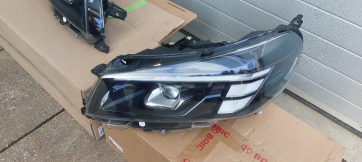 Frontscheinwerfer Opel Zafira C Vivaro 67651244 67651243 Links Headlight SCH1359900384ll