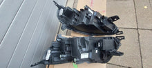 Laden Sie das Bild in den Galerie-Viewer, Frontscheinwerfer Opel Zafira C Vivaro 67651244 67651243 Links Headlight SCH1359900384ll