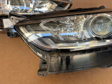 Laden Sie das Bild in den Galerie-Viewer, Frontscheinwerfer Ford Mondeo DS73-13W029-EC DS73-13W030-EA Ein Satz Headlight SCH1366568546ii