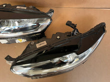 Laden Sie das Bild in den Galerie-Viewer, Frontscheinwerfer Ford Mondeo DS73-13W029-EC DS73-13W030-EA Ein Satz Headlight SCH1366568546ii