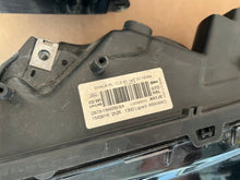 Laden Sie das Bild in den Galerie-Viewer, Frontscheinwerfer Ford Mondeo DS73-13W029-EC DS73-13W030-EA Ein Satz Headlight SCH1366568546ii