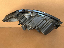 Laden Sie das Bild in den Galerie-Viewer, Frontscheinwerfer Ford Mondeo DS73-13W029-EC DS73-13W030-EA Ein Satz Headlight SCH1366568546ii