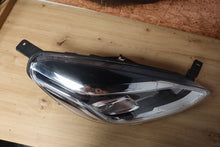 Laden Sie das Bild in den Galerie-Viewer, Frontscheinwerfer Ford Fiesta I CKA670 Rechts Scheinwerfer Headlight SCH1369879504yd