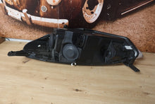 Laden Sie das Bild in den Galerie-Viewer, Frontscheinwerfer Ford Fiesta I CKA670 Rechts Scheinwerfer Headlight SCH1369879504yd