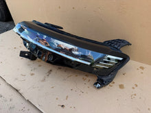 Laden Sie das Bild in den Galerie-Viewer, Frontscheinwerfer Renault Megane E-Tech 260606256R 1ZX01514301 LED Links SCH1371124370rr