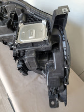 Laden Sie das Bild in den Galerie-Viewer, Frontscheinwerfer Renault Scenic 260601859R Ein Stück (Rechts oder Links) SCH1388341631ej