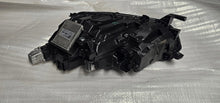 Laden Sie das Bild in den Galerie-Viewer, Frontscheinwerfer Skoda Octavia IV 5E4941016B Full LED Rechts Headlight SCH1405108439kx