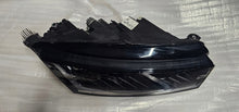 Laden Sie das Bild in den Galerie-Viewer, Frontscheinwerfer Skoda Octavia IV 5E4941016B Full LED Rechts Headlight SCH1405108439kx