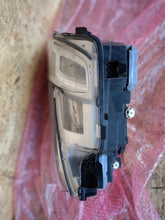Laden Sie das Bild in den Galerie-Viewer, Frontscheinwerfer Volvo I 23752678 Rechts Scheinwerfer Headlight SCH1427029543gj
