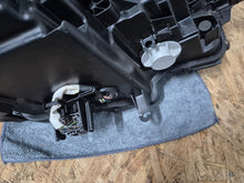 Laden Sie das Bild in den Galerie-Viewer, Frontscheinwerfer Mazda IV BOL5-67890 Links Scheinwerfer Headlight SCH1432704869ji
