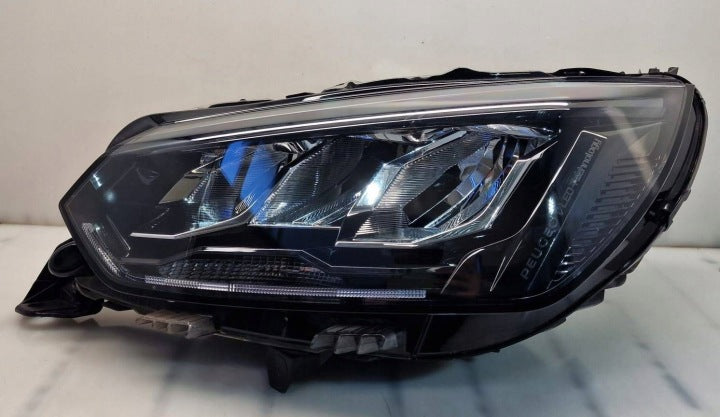 Frontscheinwerfer Peugeot 2008 II 73312209 9833036380 Links Headlight SCH1435016152nt