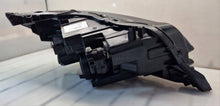 Laden Sie das Bild in den Galerie-Viewer, Frontscheinwerfer Peugeot 2008 II 73312209 9833036380 Links Headlight SCH1435016152nt