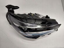Laden Sie das Bild in den Galerie-Viewer, Frontscheinwerfer Opel Corsa F 39162654 Rechts Scheinwerfer Headlight SCH1446123797us