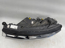 Laden Sie das Bild in den Galerie-Viewer, Frontscheinwerfer Skoda Kamiq 658941015B Xenon Links Scheinwerfer Headlight SCH1447931248gz