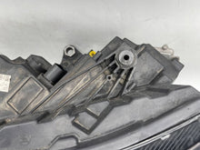 Laden Sie das Bild in den Galerie-Viewer, Frontscheinwerfer Skoda Kamiq 658941015B Xenon Links Scheinwerfer Headlight SCH1447931248gz
