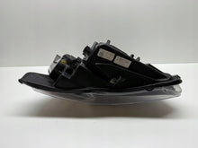 Laden Sie das Bild in den Galerie-Viewer, Frontscheinwerfer Ford JR3B13005A Rechts Scheinwerfer Headlight SCH1459188484nx