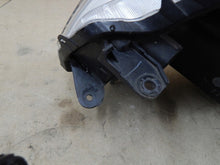 Laden Sie das Bild in den Galerie-Viewer, Frontscheinwerfer Suzuki Vitara I 100-18097 Links Scheinwerfer Headlight SCH1466593793ft
