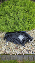 Laden Sie das Bild in den Galerie-Viewer, Frontscheinwerfer Skoda Superb 3P1941015 Links Scheinwerfer Headlight SCH1468024520tg