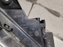 Laden Sie das Bild in den Galerie-Viewer, Frontscheinwerfer Suzuki Swift I 35120-52R00-000 Rechts Scheinwerfer Headlight SCH1485709081ma