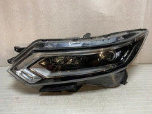 Laden Sie das Bild in den Galerie-Viewer, Frontscheinwerfer Nissan Qashqai I J11 100-19011 Full LED Links Headlight SCH1490836195wf