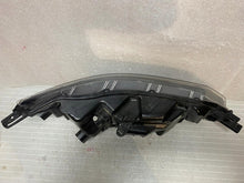 Laden Sie das Bild in den Galerie-Viewer, Frontscheinwerfer Nissan Qashqai I J11 100-19011 Full LED Links Headlight SCH1490836195wf